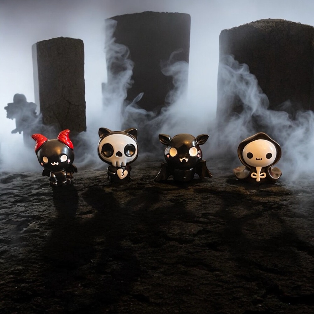 Halloween decor set of 4 figures - Picture 2 of 9